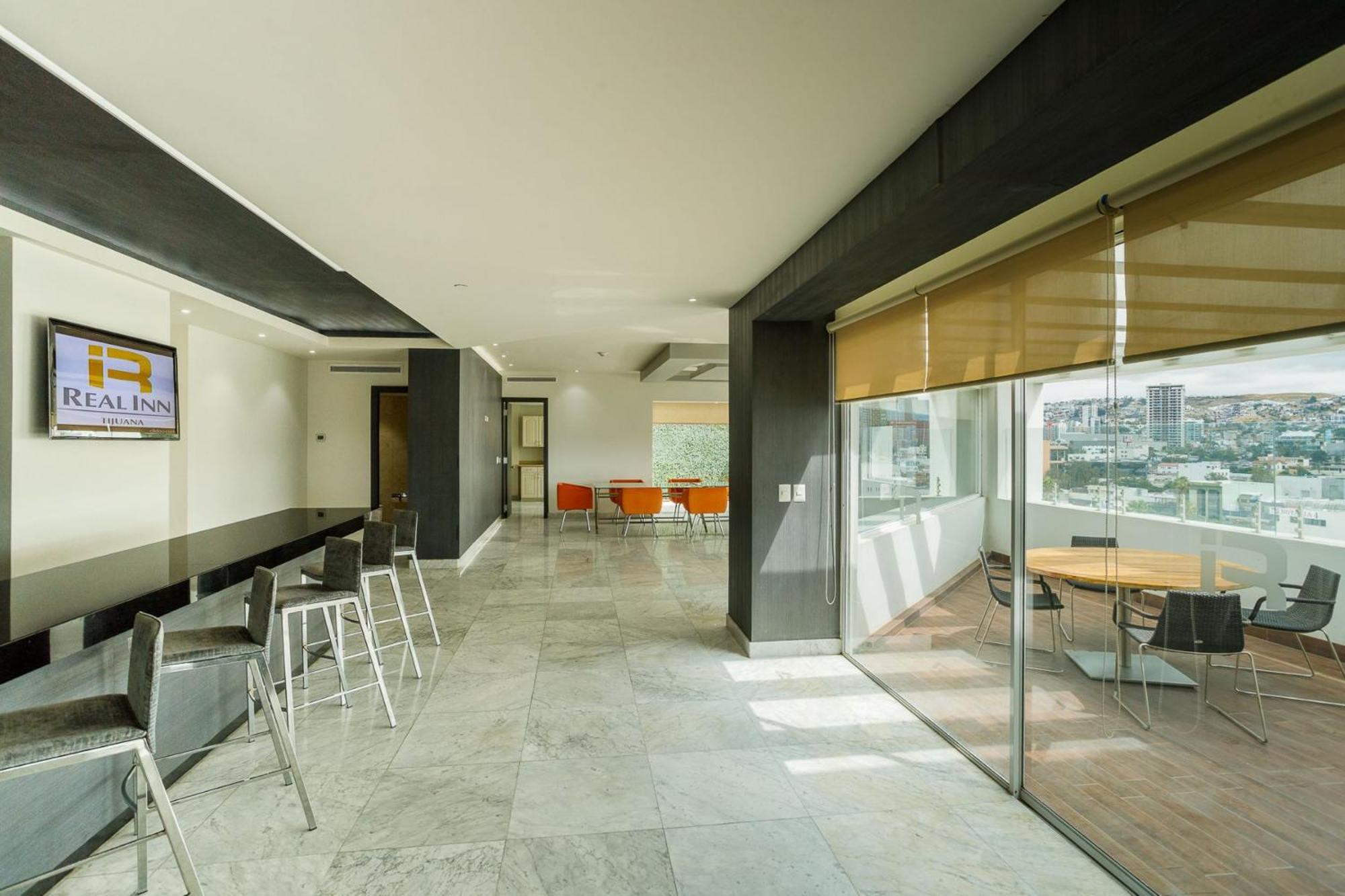 Real Inn Tijuana By Camino Real Hoteles מראה חיצוני תמונה The 10th floor of the building