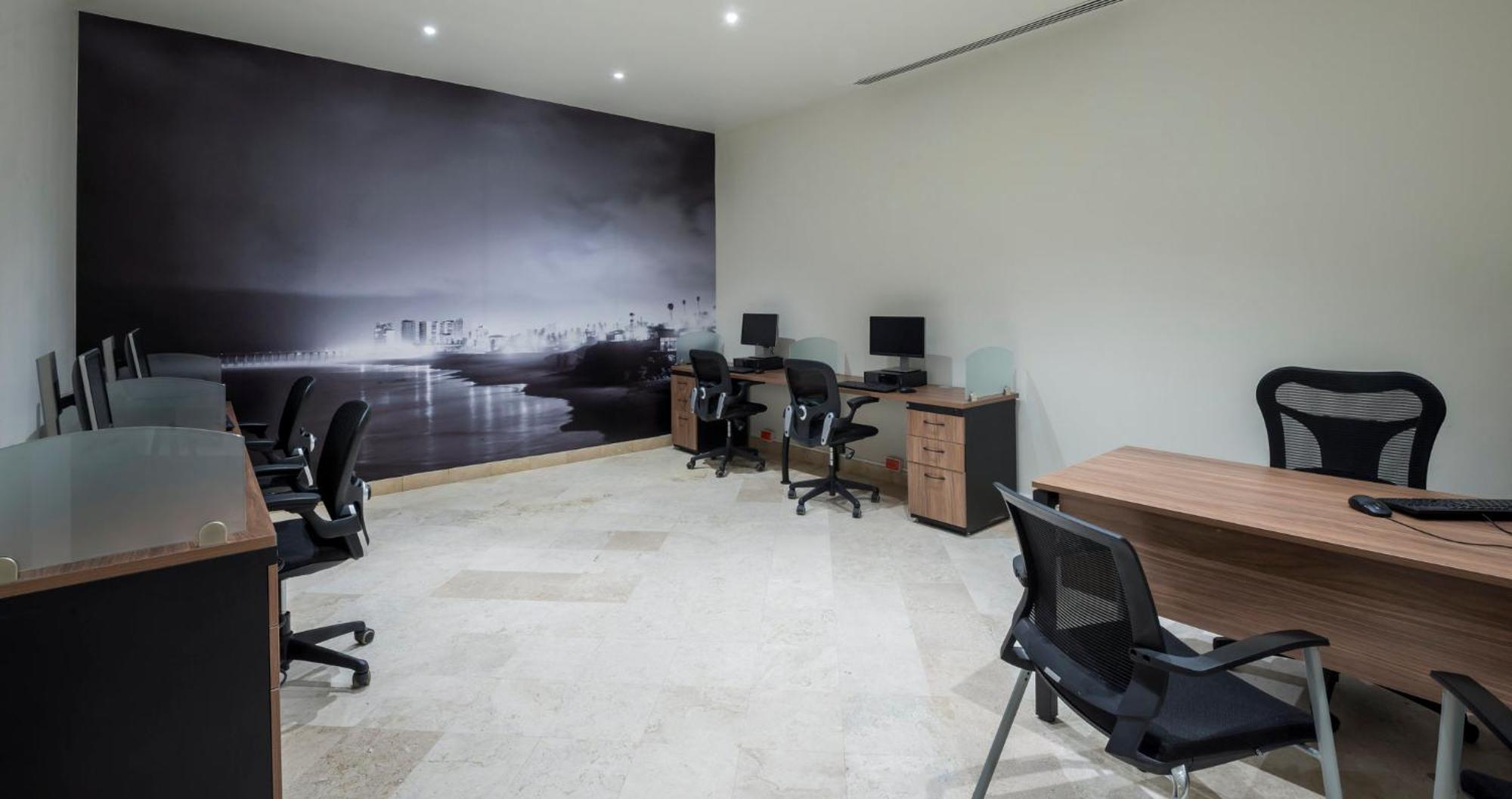 Real Inn Tijuana By Camino Real Hoteles מראה חיצוני תמונה Business Centre