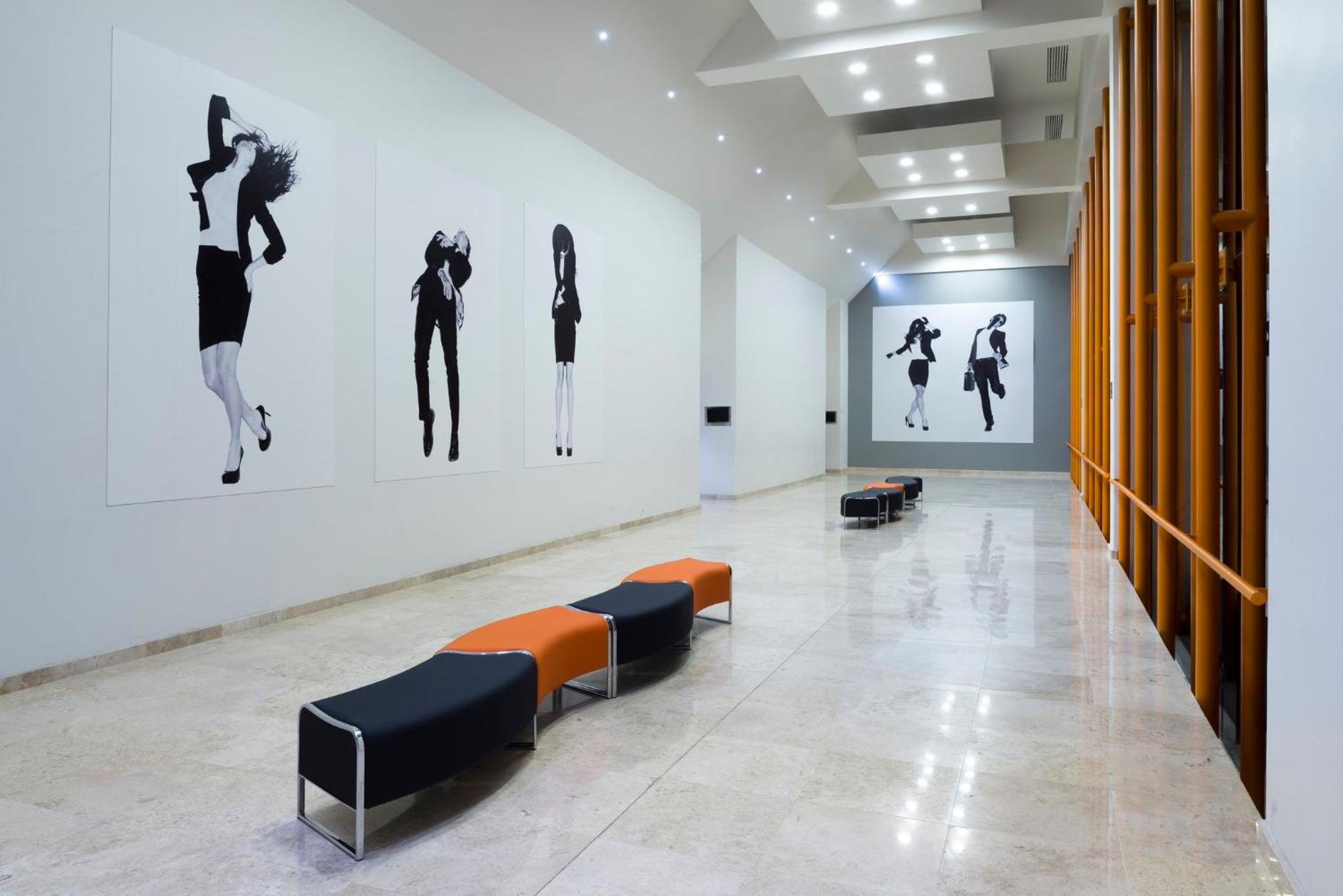 Real Inn Tijuana By Camino Real Hoteles מראה חיצוני תמונה The interior of the gallery
